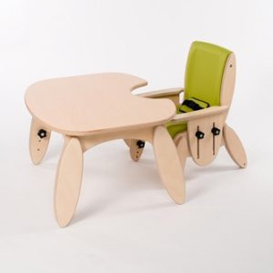 juni with adjustable table